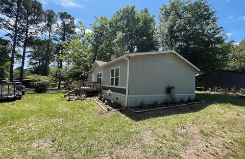 Chandler House | Water-view, 3-bedroom in Chandler with AC, WiFi
