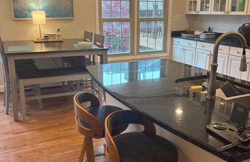 Idylwood House | Spacious and renovated 4-bedroom townhome in Tysons-Falls Church
