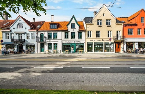 Bergen City Centre Apartment | The Double Date I Architectural I Free Parking!