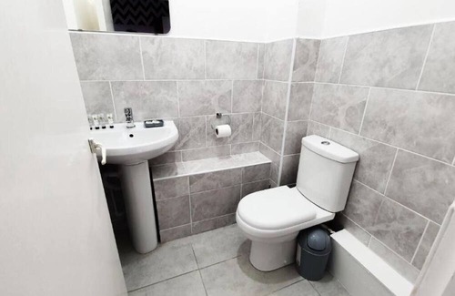 Mansewood Apartment | Bemersyde Guest House : Studio 5nn
