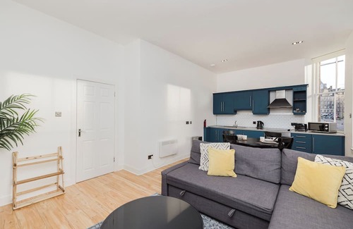 Old Town Apartment | Central Old Town Apt. w/Views of the Grassmarket