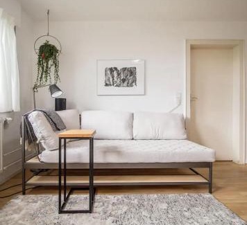 Rotenberg Apartment | Apartment overlooking Stuttgart