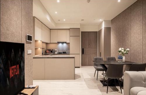 Thu Thiem Apartment | The Metropole Saigon - 5 Star Opera Towel