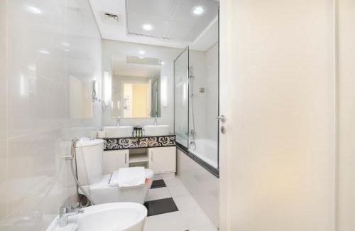 Downtown Dubai Apartment | 1 bed for 2 w Burj Khalifa View