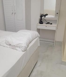 Trade Center Apartment | Emirates Apartments Towers metro