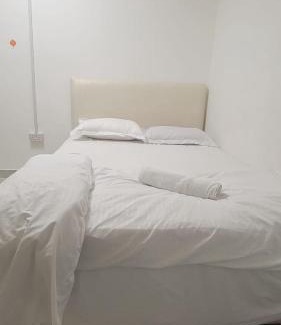 Trade Center Apartment | Emirates Apartments Towers metro