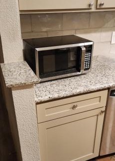 Houston House | Big room with a private bathroom