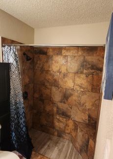 Houston House | Big room with a private bathroom