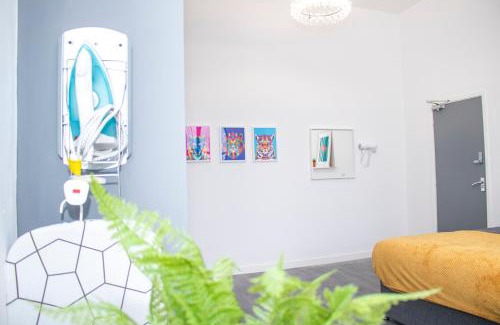 Liverpool House | Chill Nexus Oasis