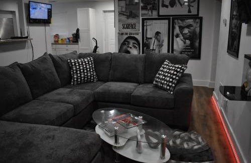 East Point House | Near ATL Airport Luxurious King Bed Suite W/Theater Room