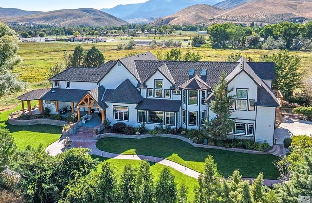 Luxury short term corporate, travel nurse, executive home 30 day minimum.