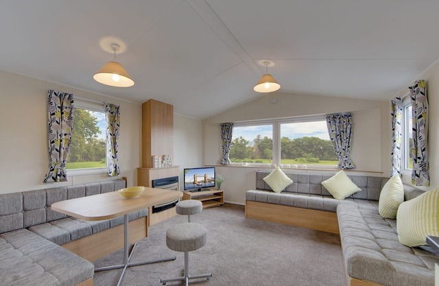 3 bedroom accommodation in Kilwinning,