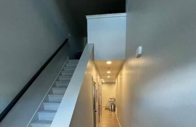 Clean and comfy condo in Bozeman with backyard!