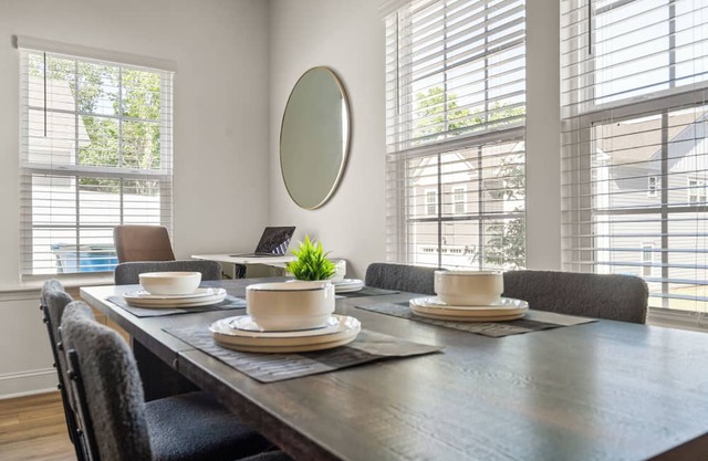 Luxe 3BR Townhouse Mins to Uptown CLT