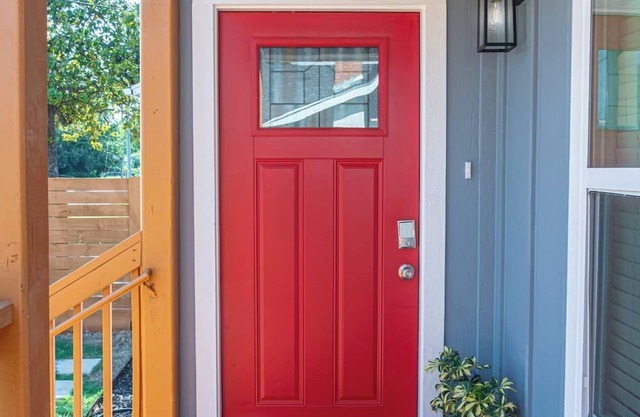 Enjoy 4br/3ba Comfort & Convenience Near Downtown!