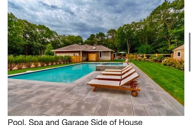 Charming 4 Bedroom Heated Pool Outdoor Dining w/Sound System in Oak Bluffs