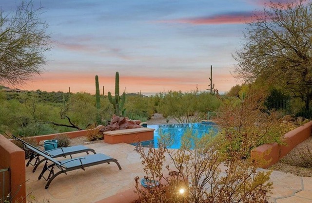 Private Desert Oasis W/Southwestern Design!