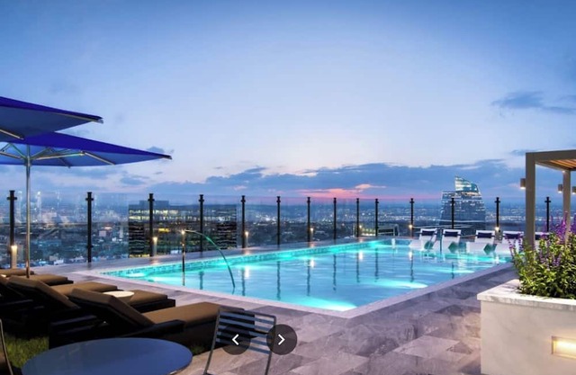 Downtown Penthouse - 3bed 4bath in the Heart of the Action