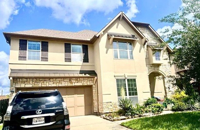 New Luxury Home 5BR&4BA Close to Woodlands.