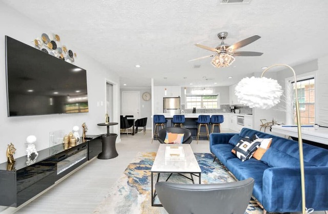 Sleeps 20~7BD5BA Min to UH, TSU&TX Medical Center