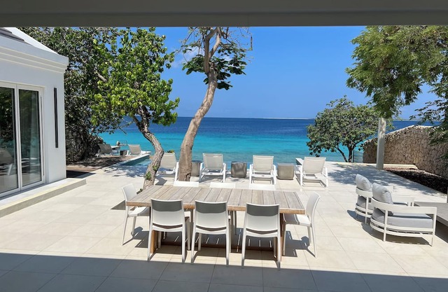 Brand New, Private Oceanfront Villa with Breathtaking Diving in Your Backyard