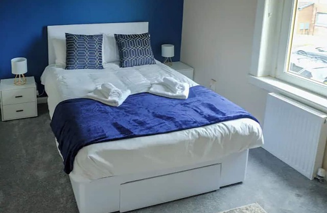 Cosy 4-Bed House near Glasgow