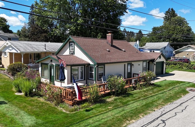 Lolly's Lookout a Spacious 5-bedroom house in Edinboro, PA