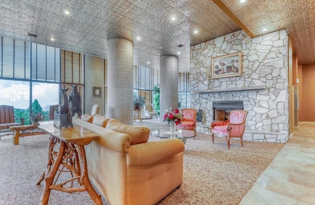 Cozy 2-bedroom condo with fitness room, WiFi in marvelous Sugar Mountain.