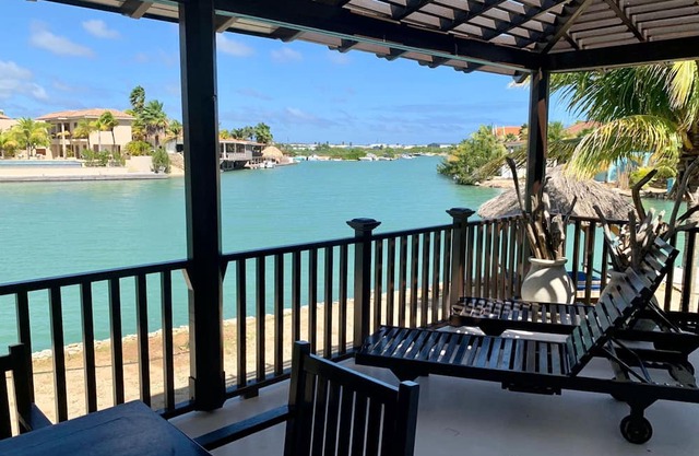 Casa Cascaya - Amazing Views With Large Porch!