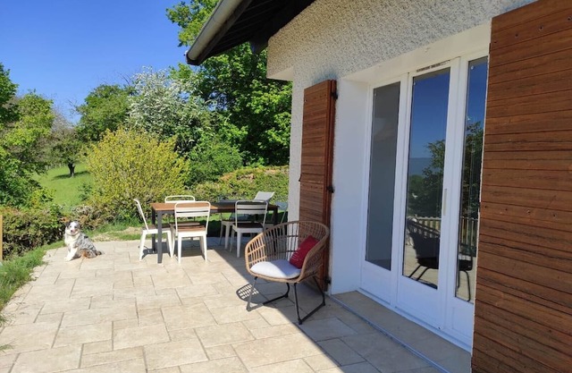 The calm of the countryside with the benefits of Annecy's lake and mountains