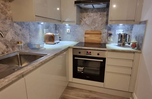Stylish 1-Bed Apart Wakefield
