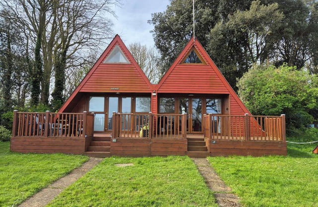 Coastal Chalet at Kingsdown Park with pool No.64.