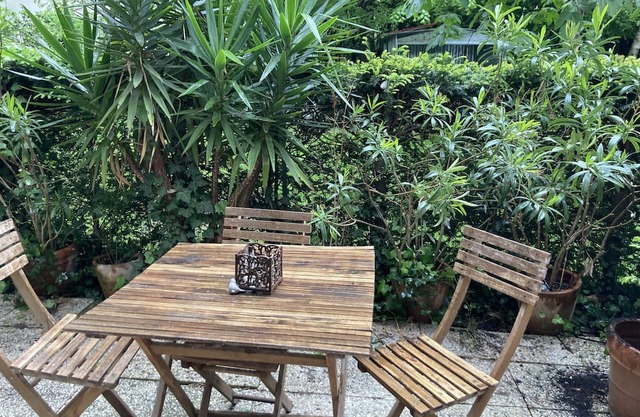 Apartment 'Studio De Standing Neuilly En L'île' with Private Terrace and Wi-Fi