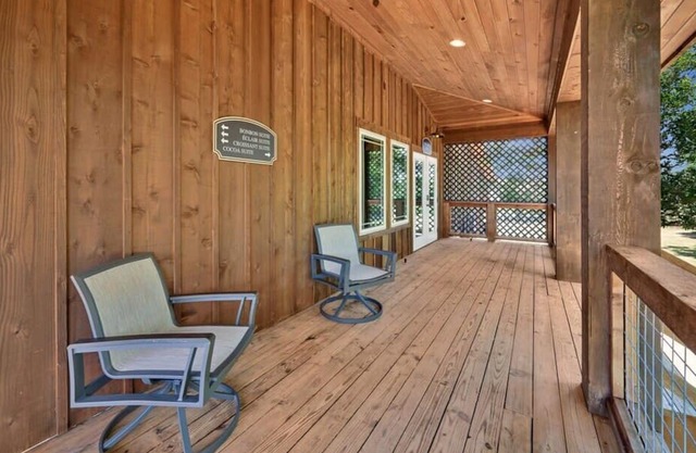 New Spacious Farm Retreat - The Cocoa Suite