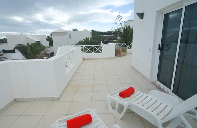 Villa Cerezo with hot tub