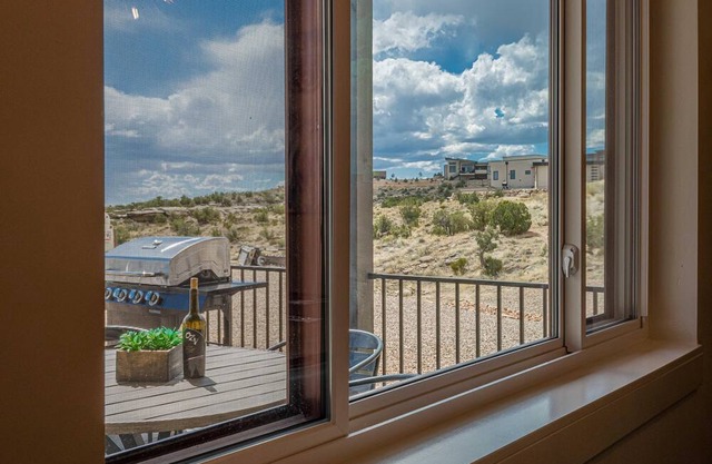NEW! Desert Retreat Stunning Views, Near Golfing