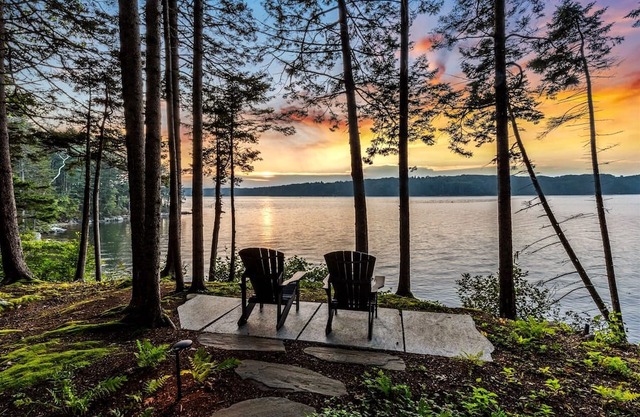 Tranquil Waters Retreat: A Luxurious Scandinavian-Inspired Haven on the Saint