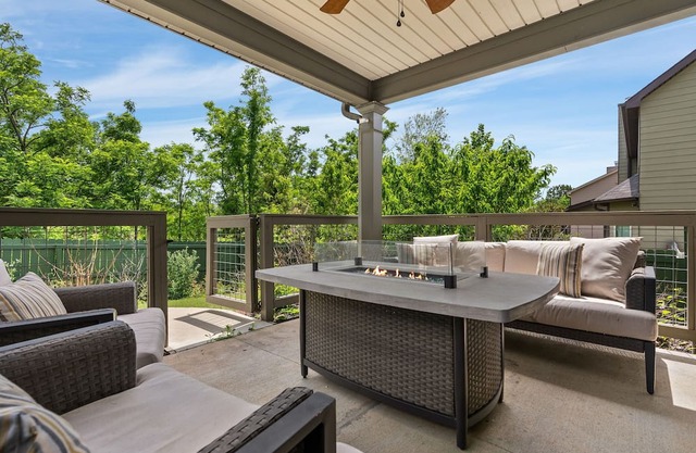 Perfect for the entire family! Fire Pit! Convenient Location!