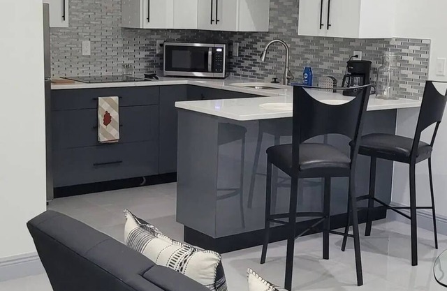 Lovely newbuilding 1 bedroom vacation parking freenn