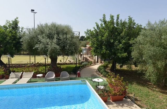 Stunning private villa for 3 people with private pool, WIFI, A/C, TV, terrace and parking