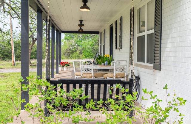 Family Farmhouse Situated on 6 acres