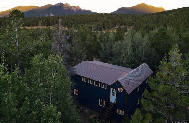 Cozy Summer Rentals w/ Mountain Views