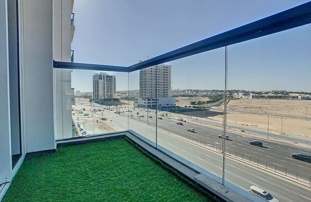 Charming 2BR Apartment in Jebel Ali Village