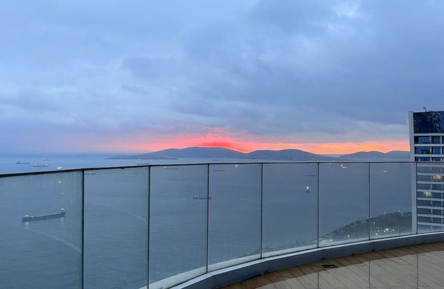 Spacious condo with skyline view