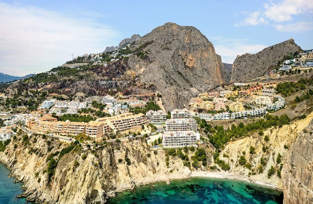 Apartment 'Oasis Beach Lll' with Sea View, Wi-Fi and Air Conditioning