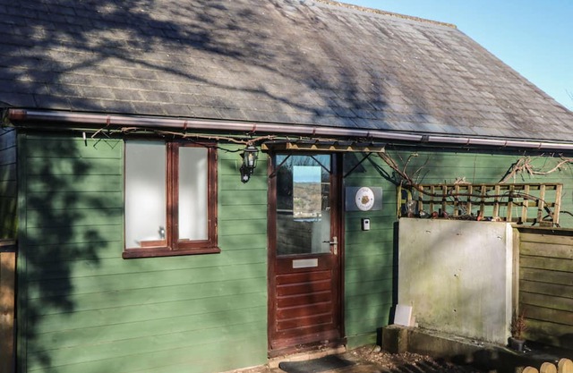 STUDIO 1, character holiday cottage in Totnes