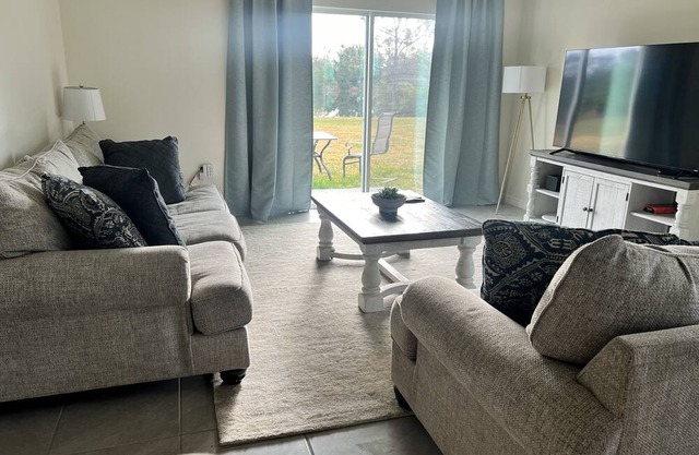 Cozy private room with Lake view