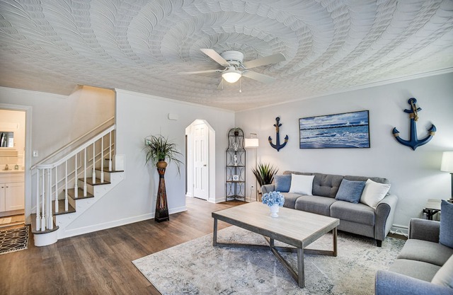 Virginia Beach Condo: 2 Blocks to Ocean!