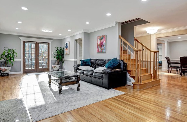 Relaxing 5BR Family Home w/Fire Pit & Pool Table