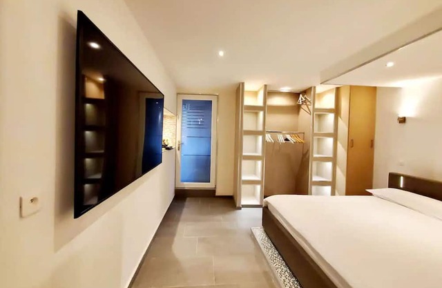 Holiday Apartment "Grand Standing Les Pieds Dans L'Eau" with Lake View, Private Terrace & Wi-Fi
